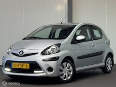 Toyota Aygo - 1.0 VVT-i Aspiration5-drs [ NAP trekhaak airco ]