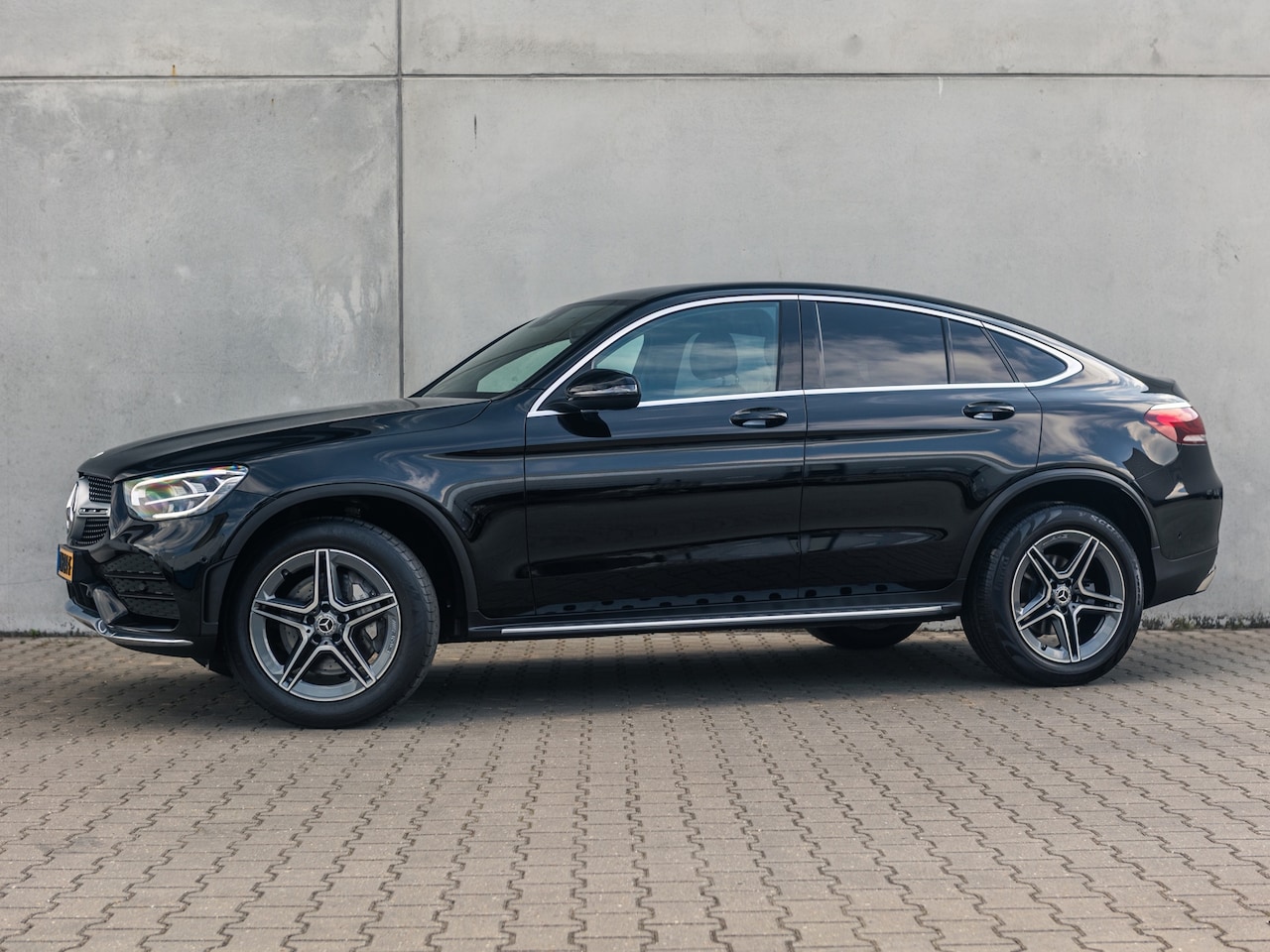 Mercedes-Benz GLC-klasse Coupé - 300e 4MATIC SOH-Test/ AMG/ MBUX/ Carplay - AutoWereld.nl