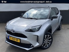 Toyota Yaris Cross - 1.5 Hybrid First Edition / bitone / NL auto / unieke km stand / absolute nieuw staat