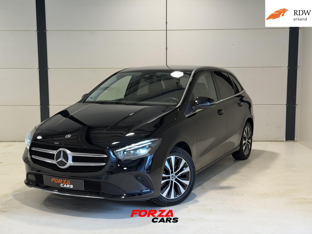 Mercedes-Benz B-klasse - 250 e Luxury Line | Camera | Trekhaak - AutoWereld.nl