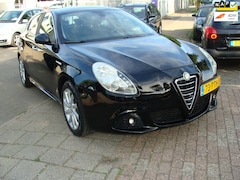 Alfa Romeo Giulietta - 1.4 T Distinctive airco elek pak nap apk