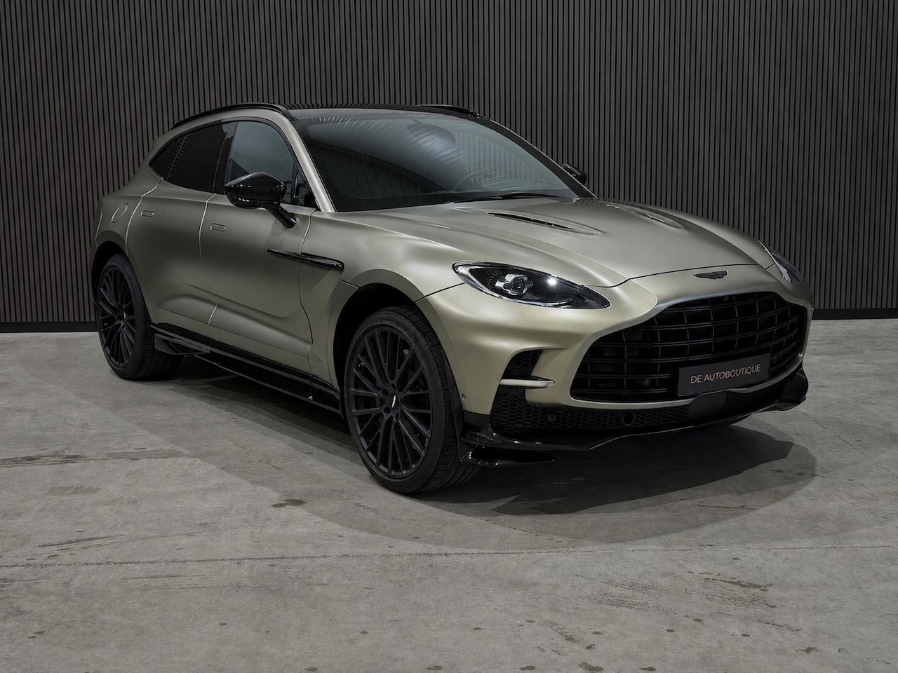 Aston Martin DBX - 4.0 V8 707 4.0 V8 707 - AutoWereld.nl