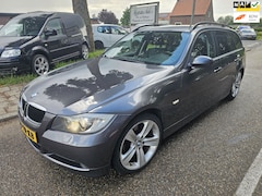 BMW 3-serie Touring - 318i High Executive
