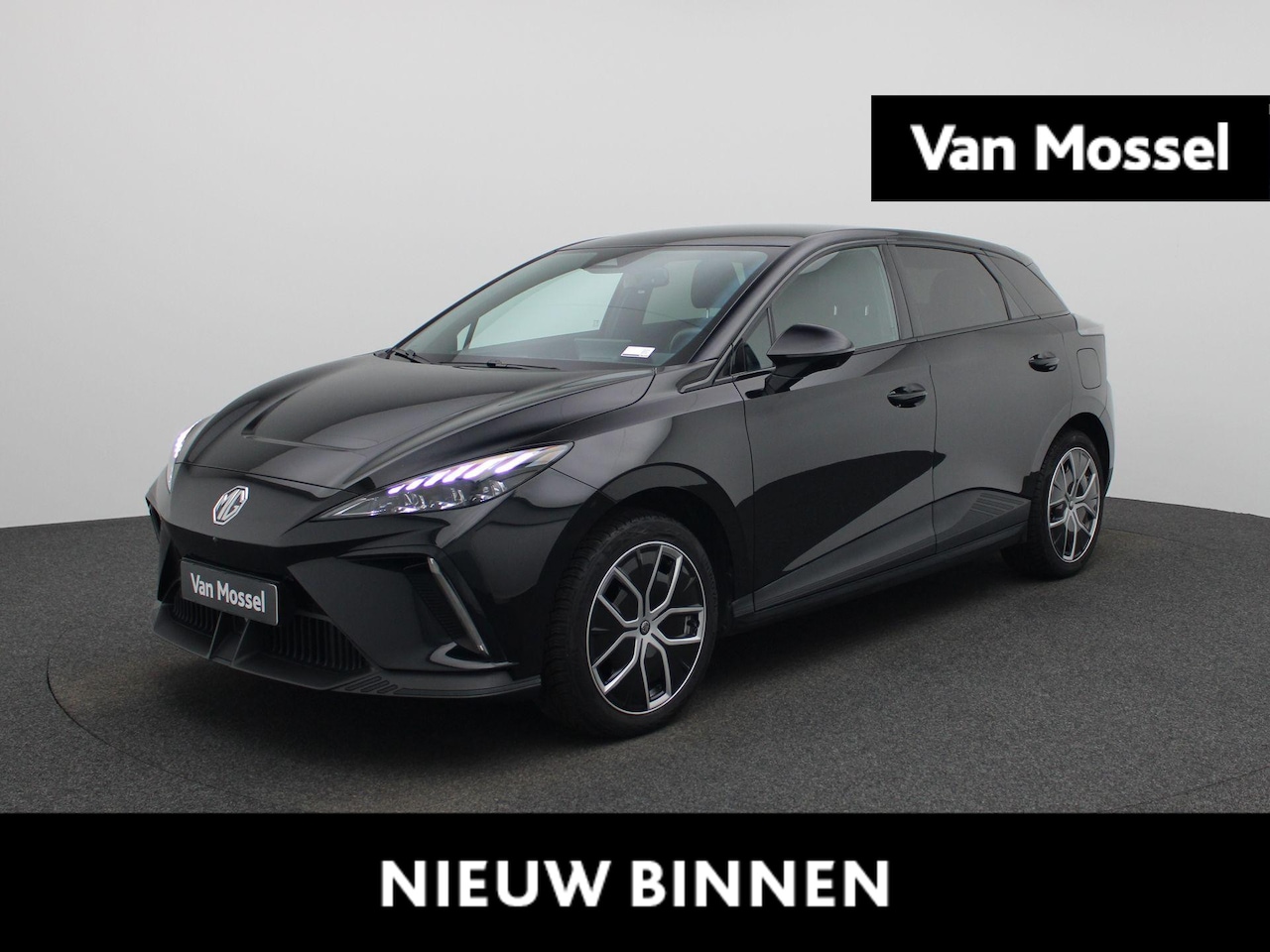 MG MG4 - 64 kWh Luxury | 360 Camera | Stoelverwarming | Stuurverwarming | Warmtepomp | LED koplampe - AutoWereld.nl
