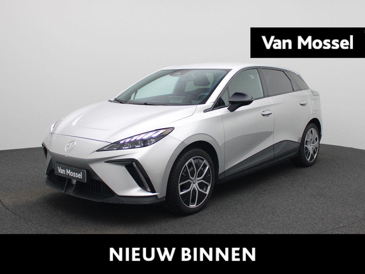 MG MG4 - 64 kWh Luxury | 360 Camera | Stoelverwarming | Stuurverwarming | Warmtepomp | LED koplampe - AutoWereld.nl