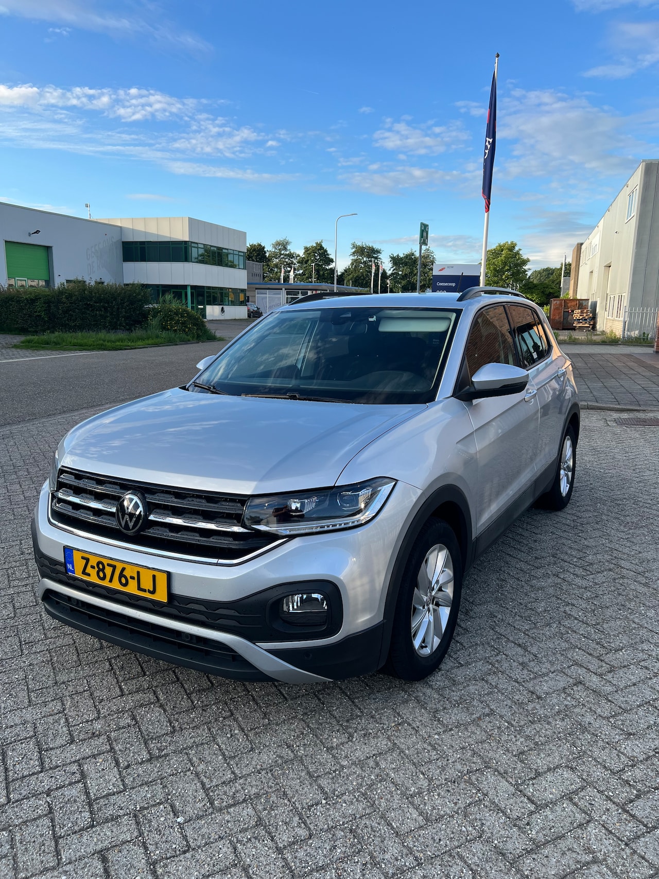 Volkswagen T-Cross - 1.5 TSI Style Business R Carplay, stoelverwarming, parkeersensoren, airco - AutoWereld.nl