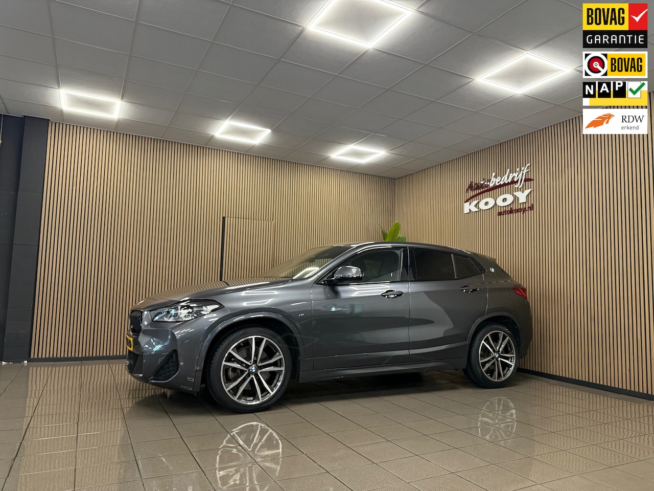 BMW X2 - SDrive20i High Executive * Automaat / Leder / HUD / 19" LM Velgen / Camera / NL Auto * - AutoWereld.nl