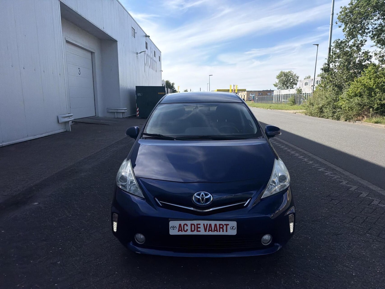 Toyota Prius Wagon - 1.8 Aspiration - NAVI/PANODAK/CAMERA/NAP - AutoWereld.nl