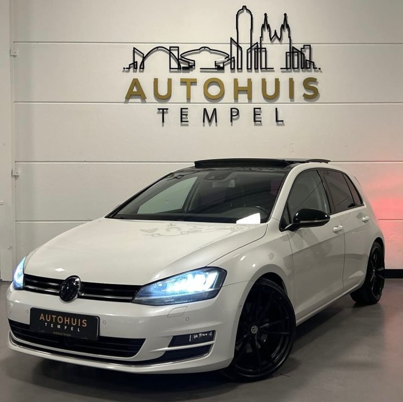 Volkswagen Golf - 1.4 TSI ACT Highline Automaat Keyless Leder Cruise Pano Stoelverwarming - AutoWereld.nl