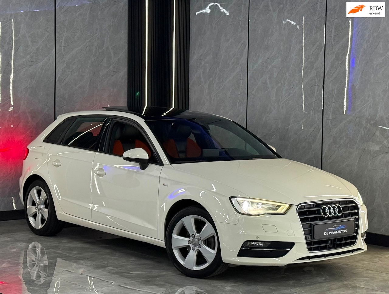 Audi A3 Sportback - 1.4 TFSI Ambition S-Line |Pano|Keyless|Vol Leer|Automaat|Lane Assist|Stoelverw|Boekjes - AutoWereld.nl