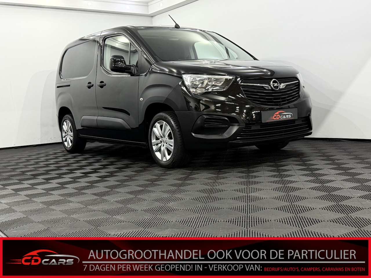 Opel Combo - 1.6D L1H1 Edition Airco, Navi, Parkeersensoren, Cruise control, Apple carplay, Lichtmetale - AutoWereld.nl
