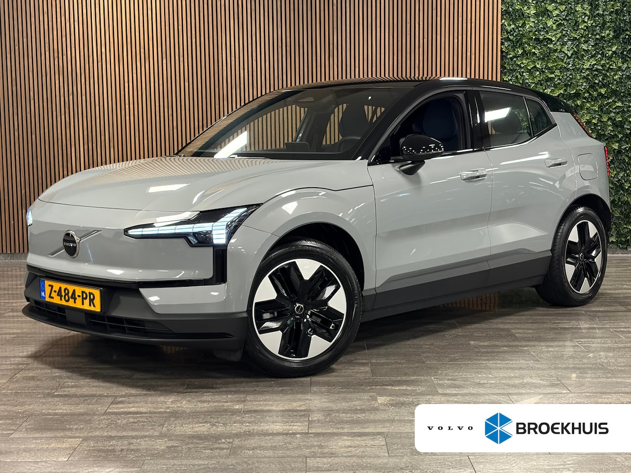 Volvo EX30 - Single Motor Plus 51 kWh | 98% SoH | Trekhaak | Stoel en Stuurwielverwarming | Adaptieve C - AutoWereld.nl