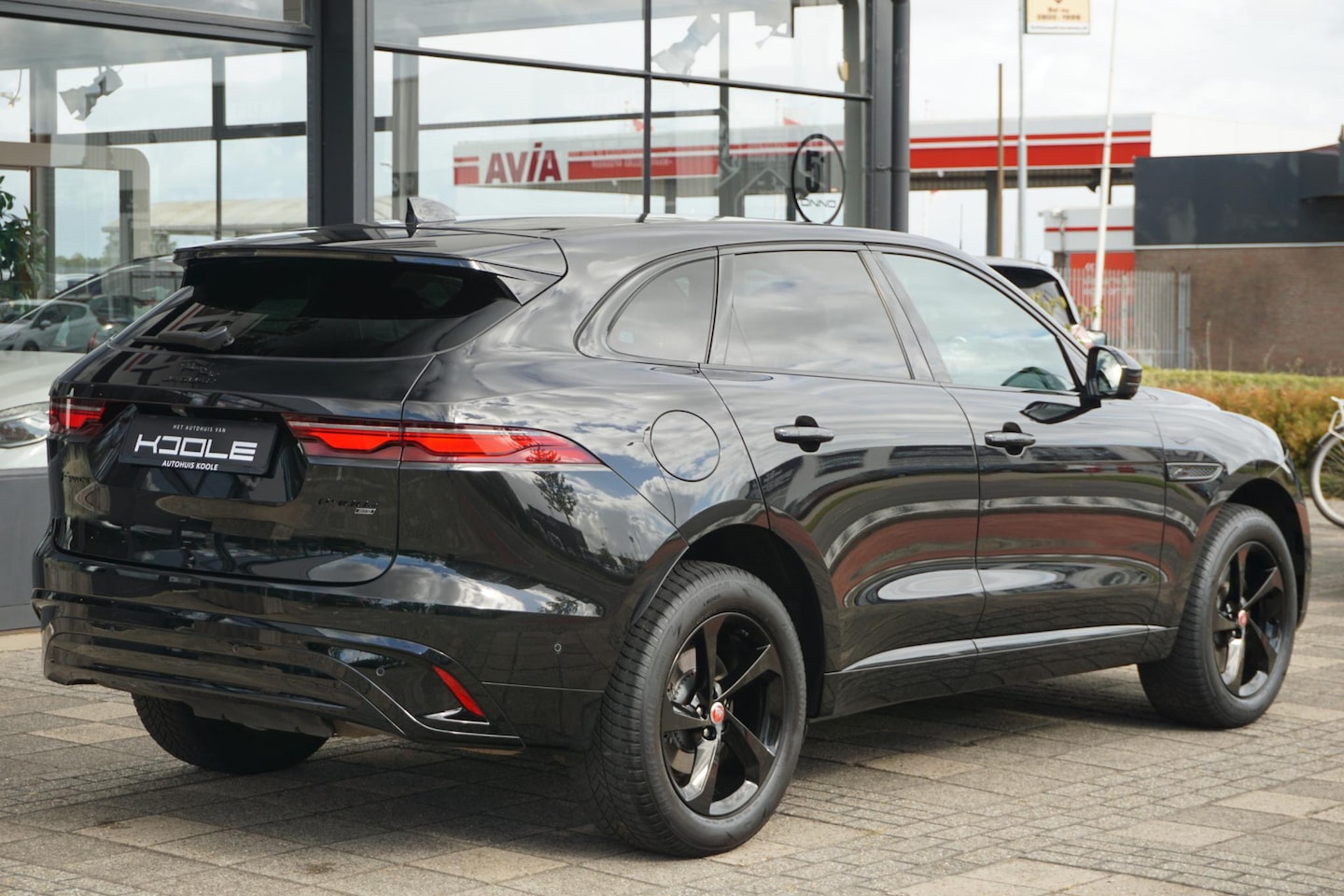 Jaguar F-Pace - 2.0 P400e PHEV | Meridian Surround | ACC - AutoWereld.nl
