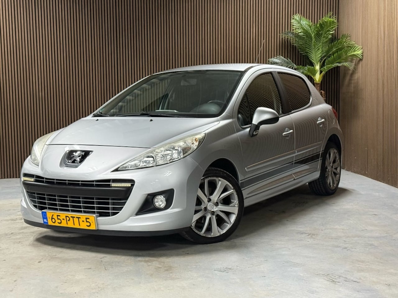 Peugeot 207 - 1.6 VTi Active 1.6 VTi Active - AutoWereld.nl