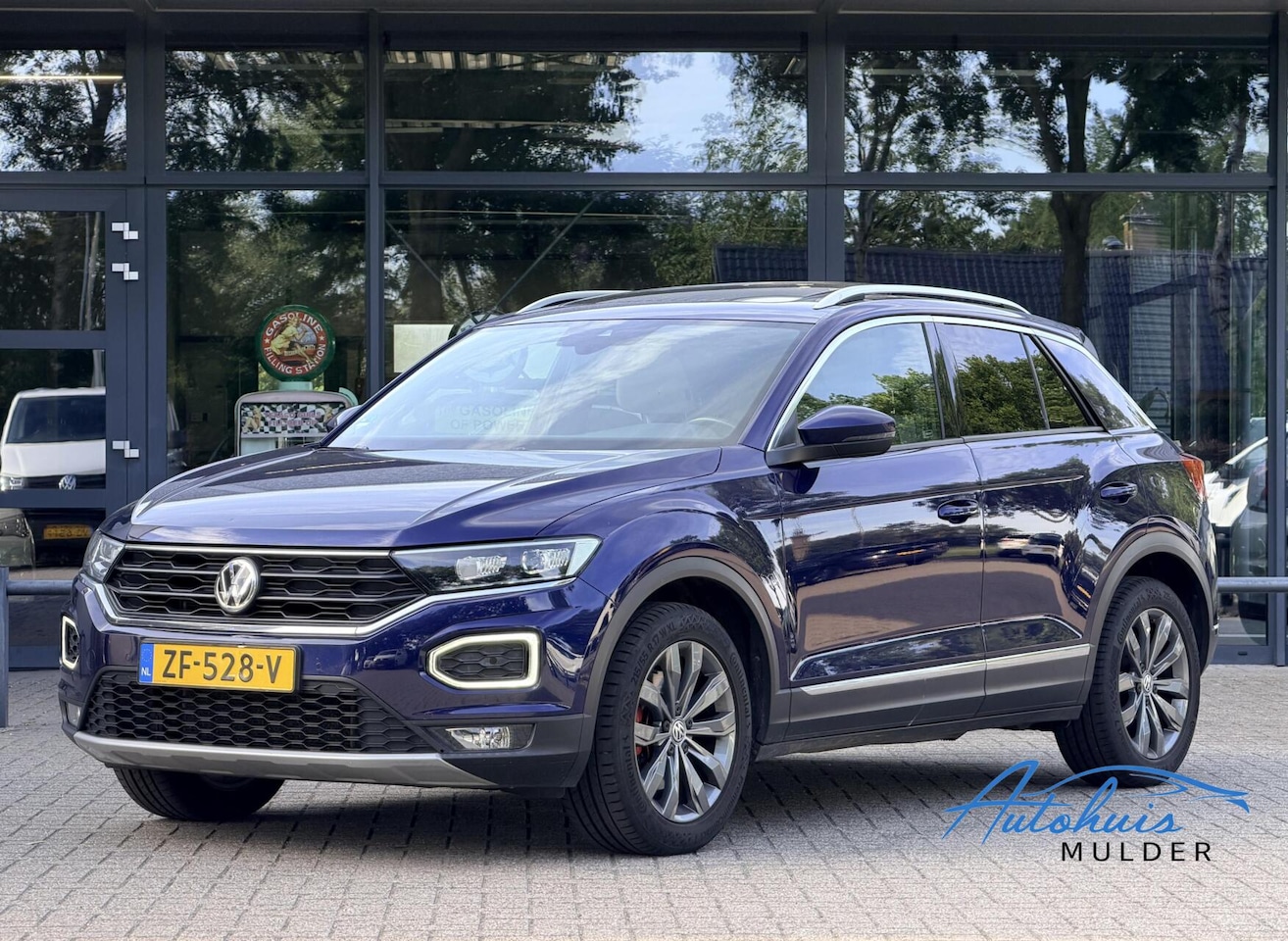 Volkswagen T-Roc - 1.5 TSI Sport | Navi | Leer | Clima | Pano | Stoel-Stuurverwarming | Dealer Onderhouden - AutoWereld.nl