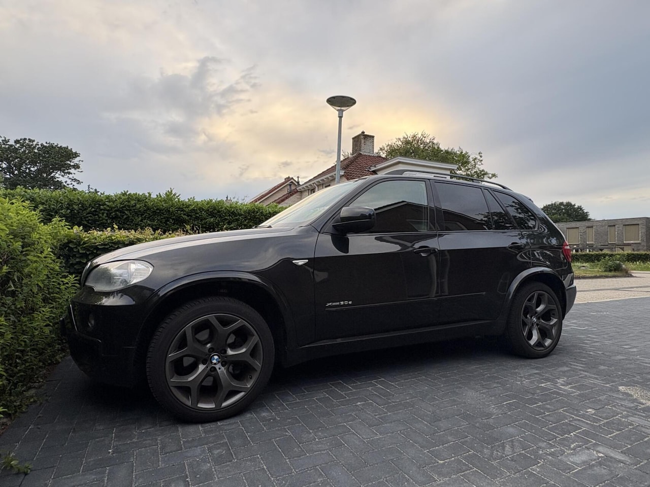 BMW X5 - 30d M-Sport Grijs Kenteken Youngtimer CarPlay Leder Xenon Trekhaak 3500KG - AutoWereld.nl