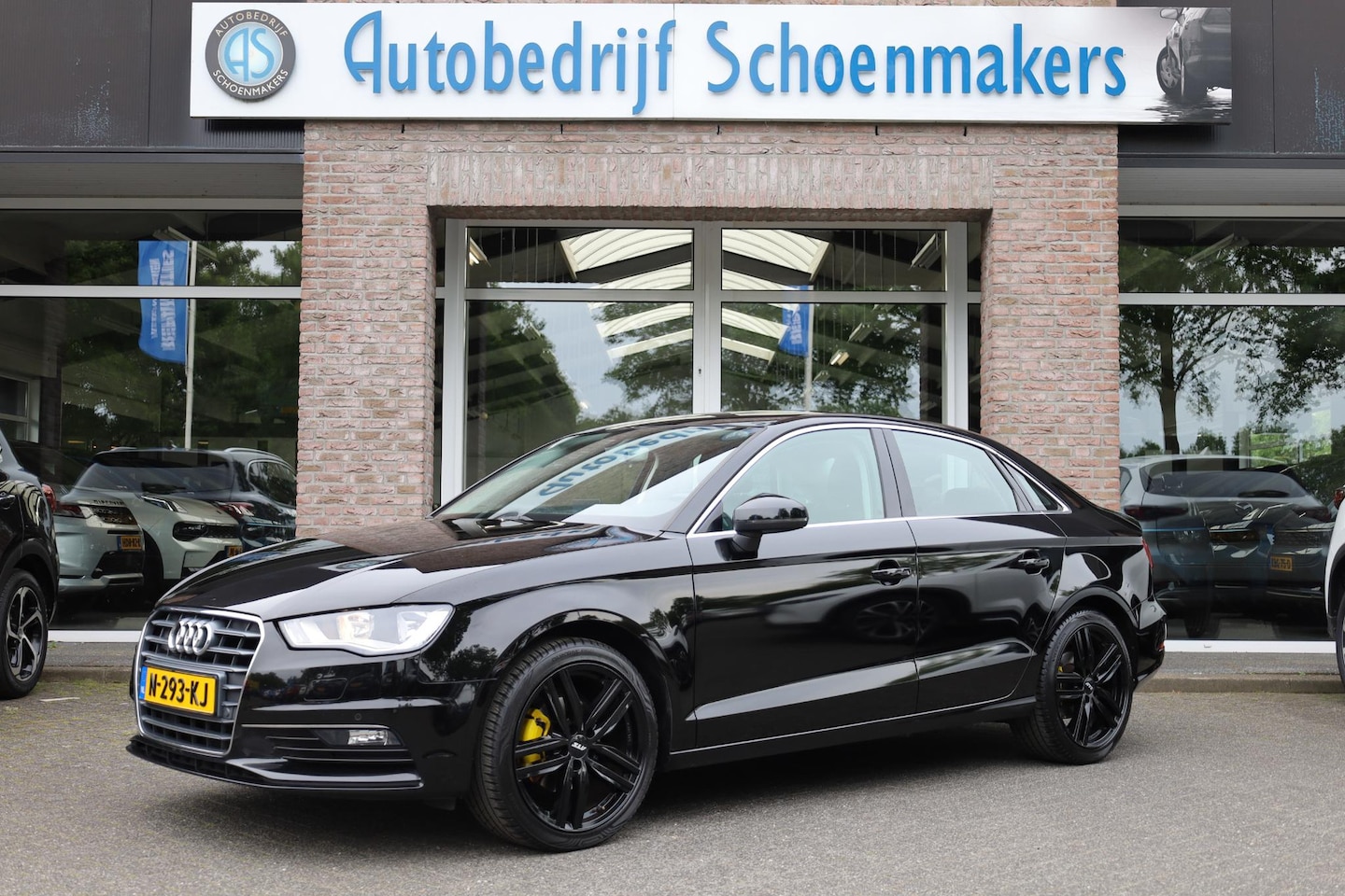 Audi A3 Limousine - 1.4 TFSI Ambition HALFLEER NAVI 2xPDC STOELVERWARMING CRUISE CLIMA ALL-SEASONS 18"LMV - AutoWereld.nl