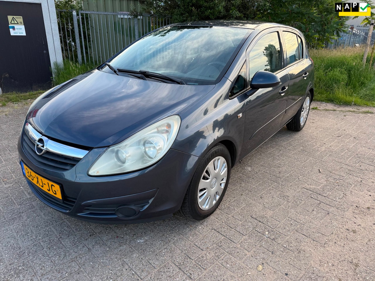 Opel Corsa - Nette 1.2-16V 5D Airco, Cruise, NAP, Nwe APK - AutoWereld.nl