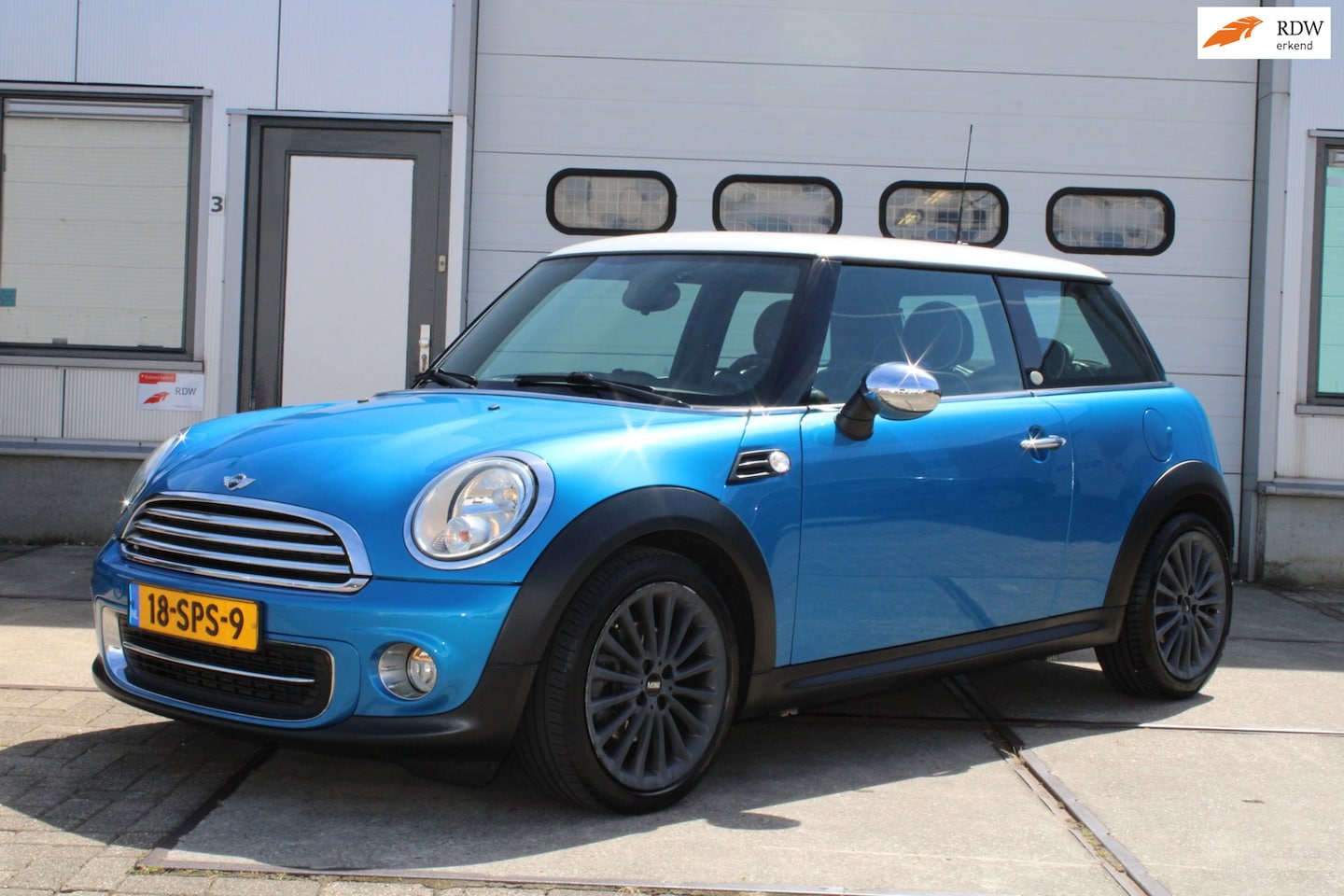 MINI 3-Deurs - 1.6 Cooper 10 Years II, VOL onderhoudsboekje! - AutoWereld.nl