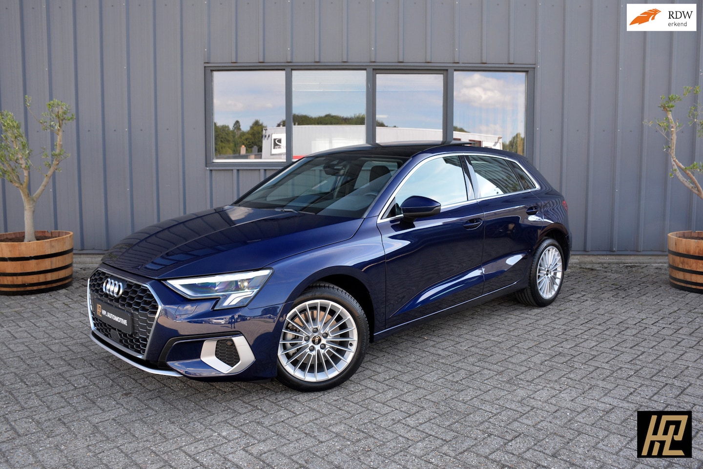 Audi A3 Sportback - 35 TFSI Business edition * Panorama * Carplay/Android * 17" * Cruise * LED * Zeer mooi - AutoWereld.nl