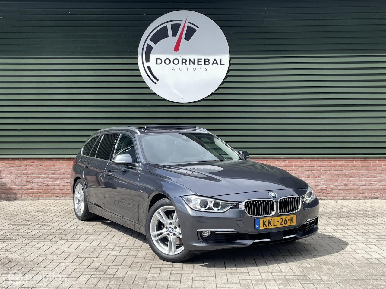 BMW 3-serie Touring - 328i Luxury / ZWITSERS / PANORAMA / DAB - AutoWereld.nl
