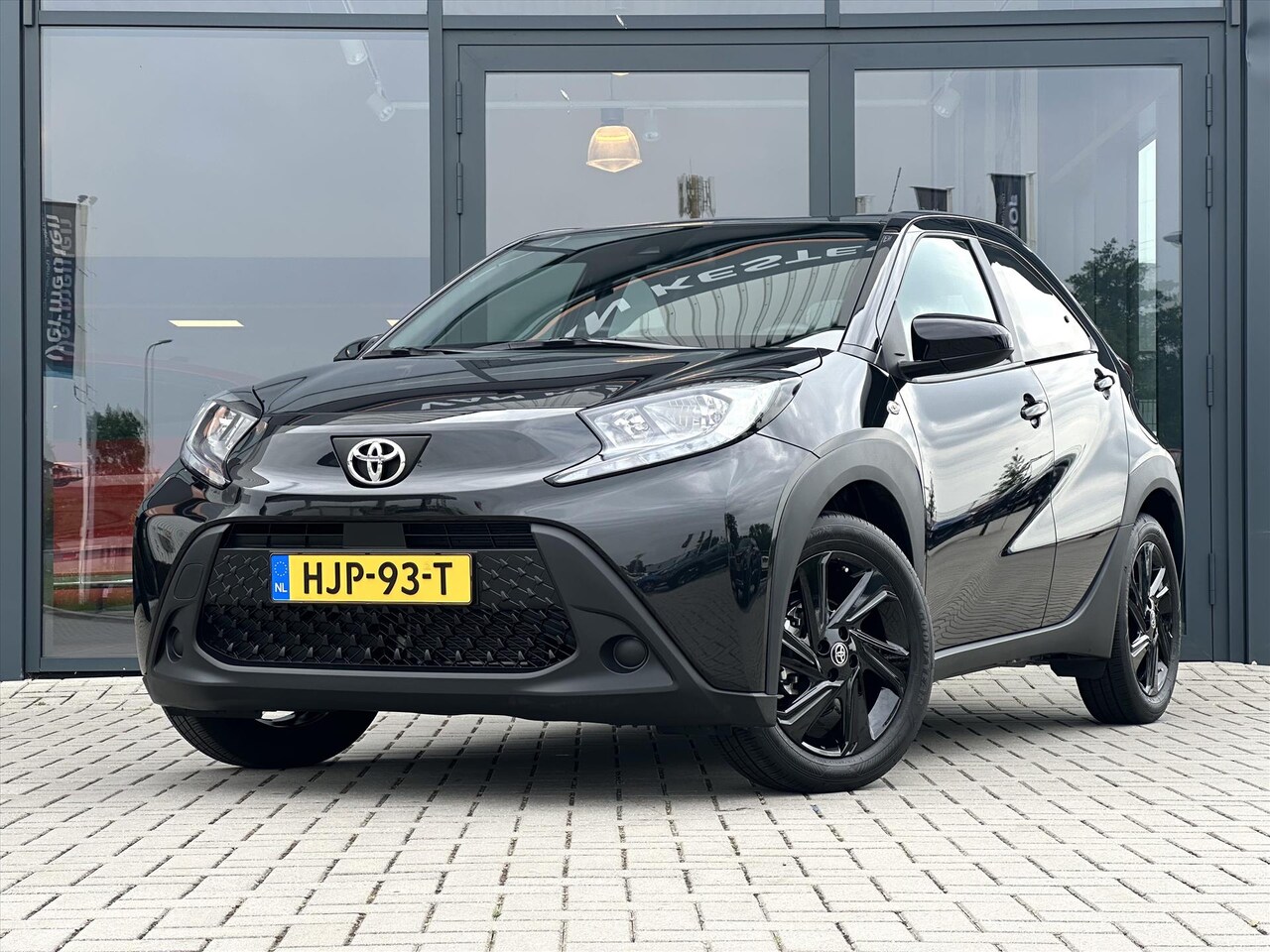 Toyota Aygo X - 1.0 VVT-i MT 72pk Play / Cruise- Control / Camera / 1e eigenaar / Nieuwstaat - AutoWereld.nl