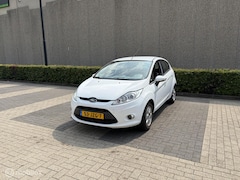 Ford Fiesta - 1.6 Ghia | Nieuwe APK | Inruil mogelijk