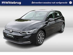 Volkswagen Golf - 1.4 eHybrid 204pk Style DSG Automaat / Navigatie / LM 16 inch / Parkeersensoren / Digital