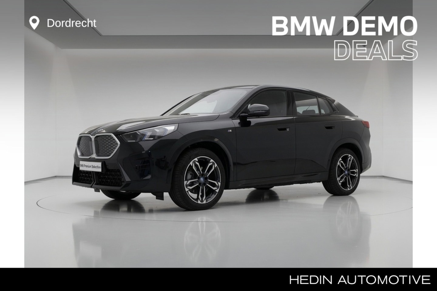 BMW iX2 - eDrive20 67kWh | M-Sport | 19" | Voorbereiding Driving Assistant Plus | Camera | Nu 41.895 - AutoWereld.nl