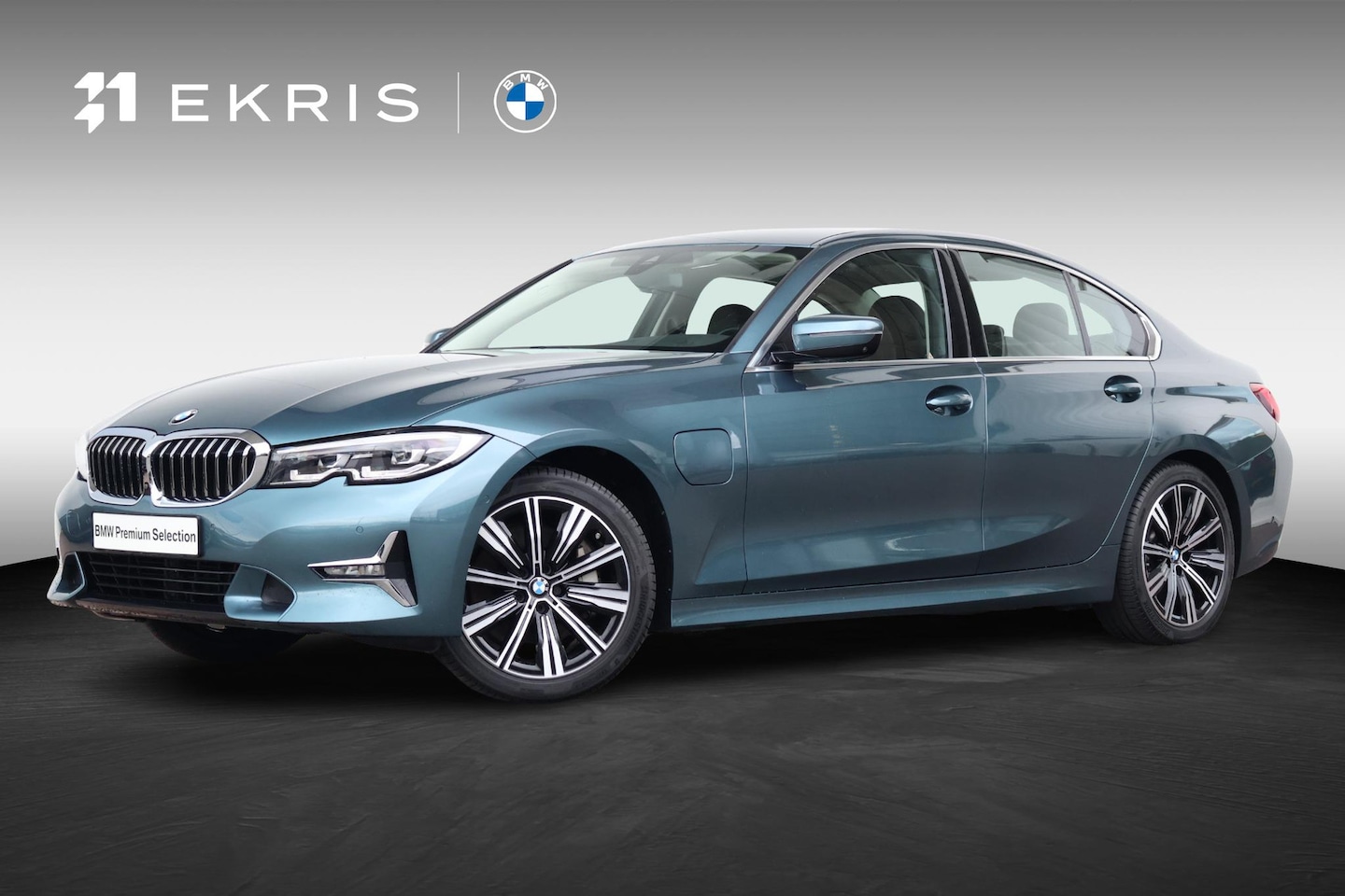 BMW 3-serie - 330e eDrive Edition | Verwarmde Voorstoelen | Trekhaak | Harman Kardon | Parking Assistant - AutoWereld.nl