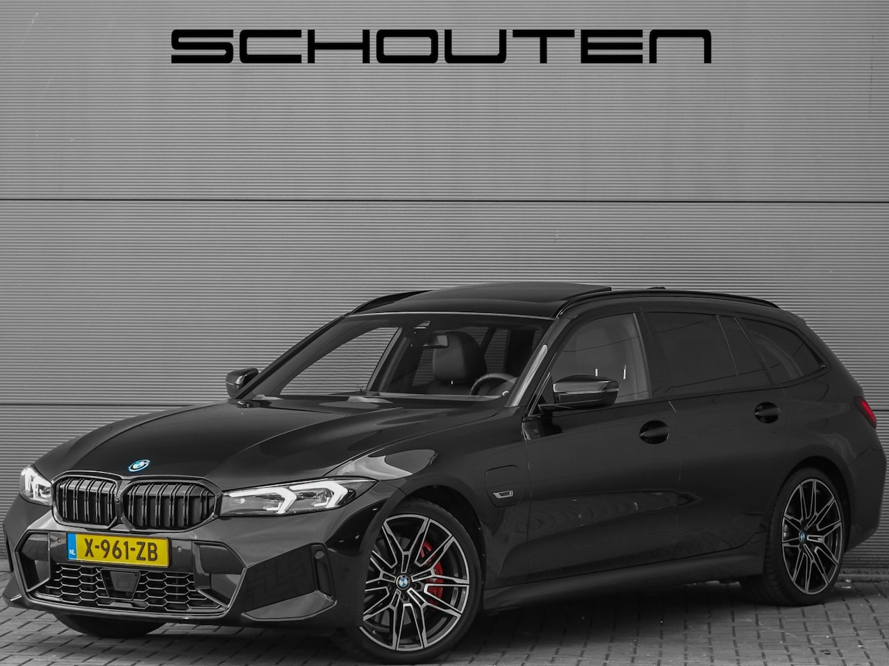 BMW 3-serie Touring - 330e M-Sport Pano ACC Trekhaak Memory 19" - AutoWereld.nl