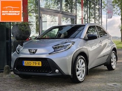 Toyota Aygo X - 1.0 VVT-i MT first | Climate Control | Navigatie via Apple Carplay | Stoelverwarming | Par