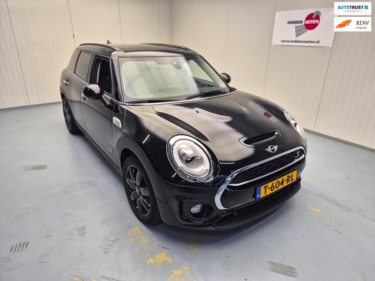 MINI Clubman - 2.0 Cooper S ALL4 Chili Serious Business Navi Ecc Pano Cruise Alu - AutoWereld.nl