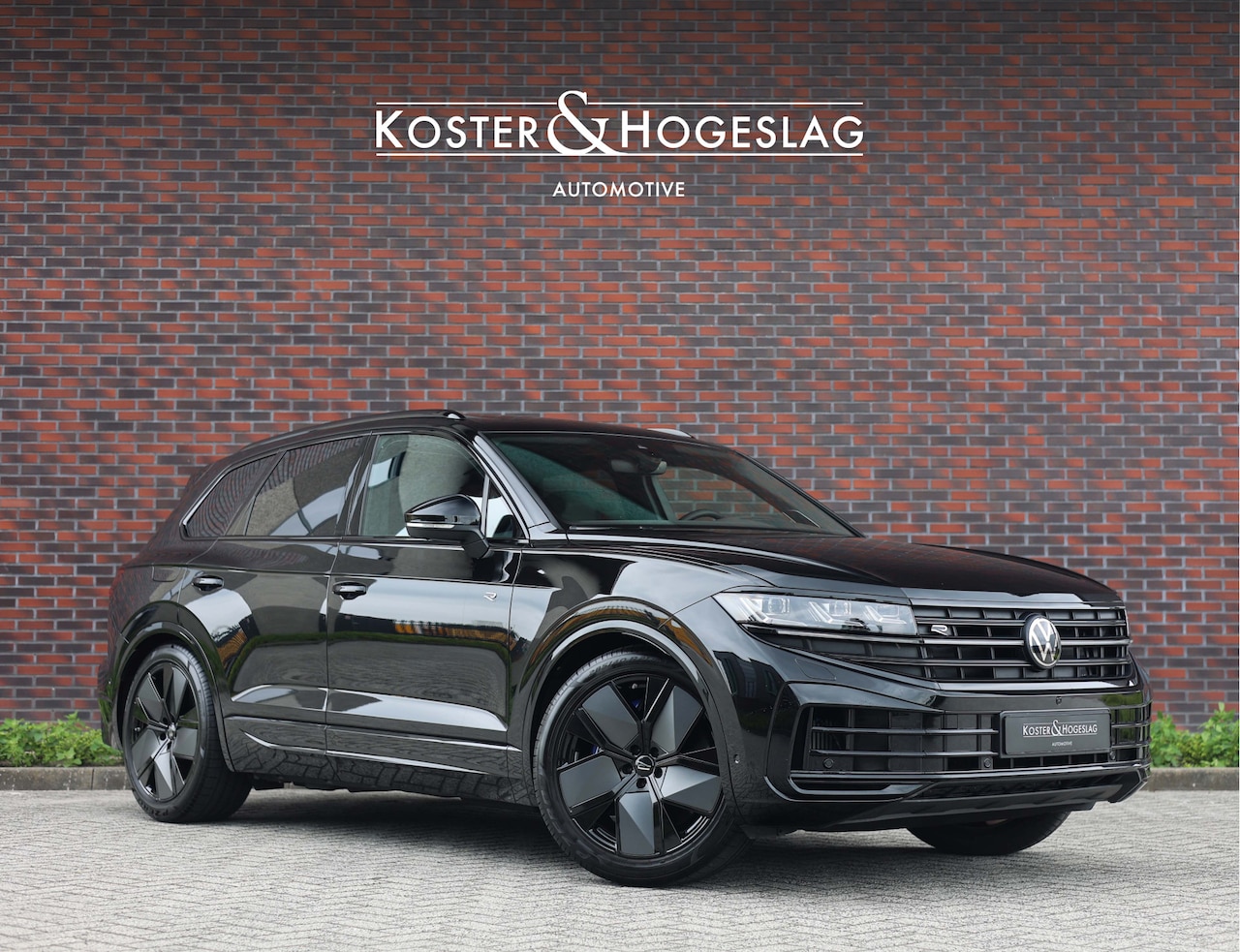Volkswagen Touareg - 3.0 TSi eHybrid 4MOTION R | Pano - DYNAUDIO - AutoWereld.nl