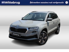 Skoda Karoq - 1.0 TSI 110pk Ambition TOUR / Navigatie by APP / LM 17 inch / Parkeersensoren A / LED / We