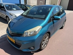 Toyota Yaris - 1.3 VVT-i Dynamic 2012 Navi + Camera + Keyless NAP + Boekjes + 2 sleutels aanwezig
