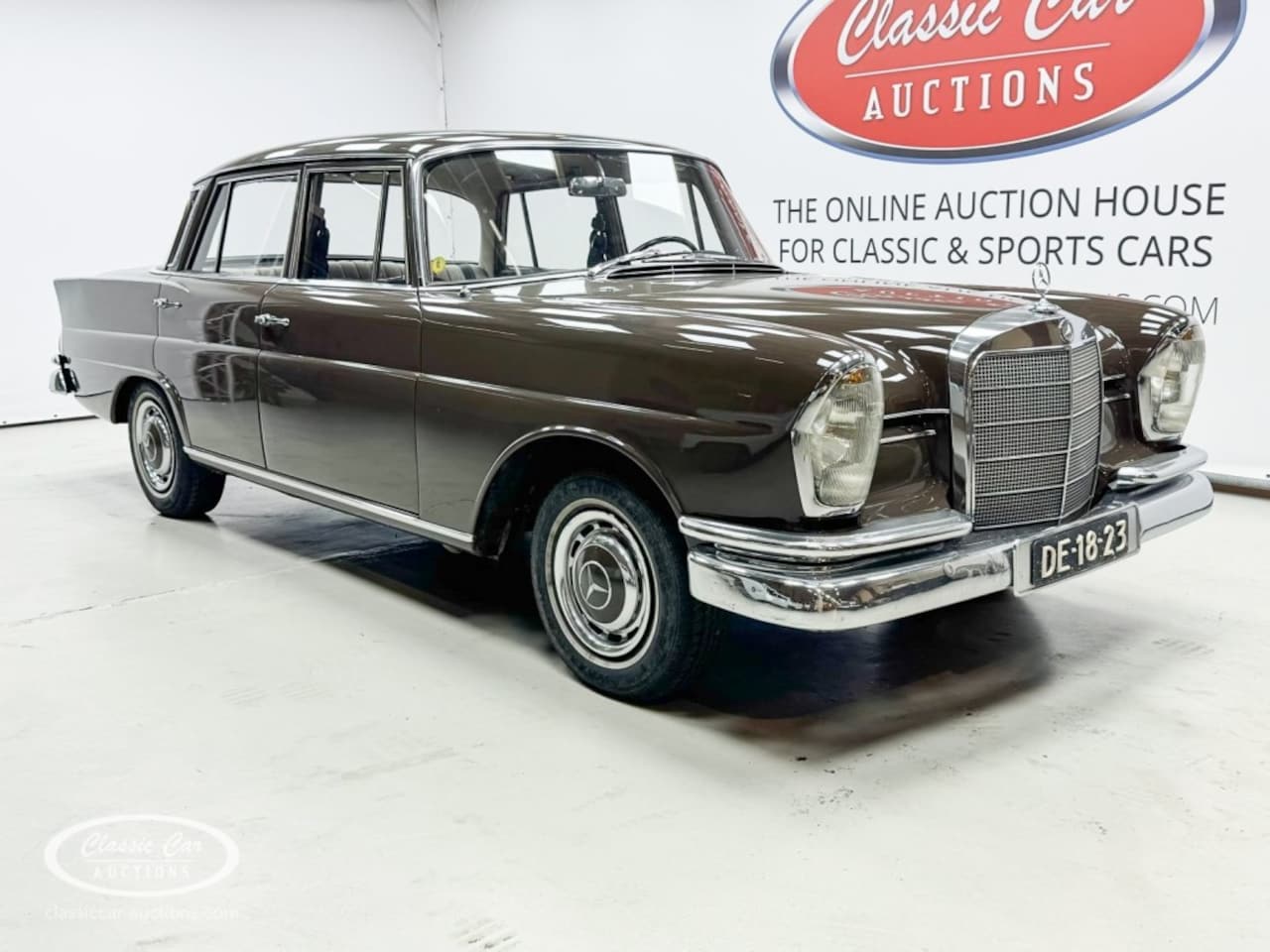 Mercedes-Benz S-klasse - 220 SE Heckflosse - ONLINE AUCTION - AutoWereld.nl