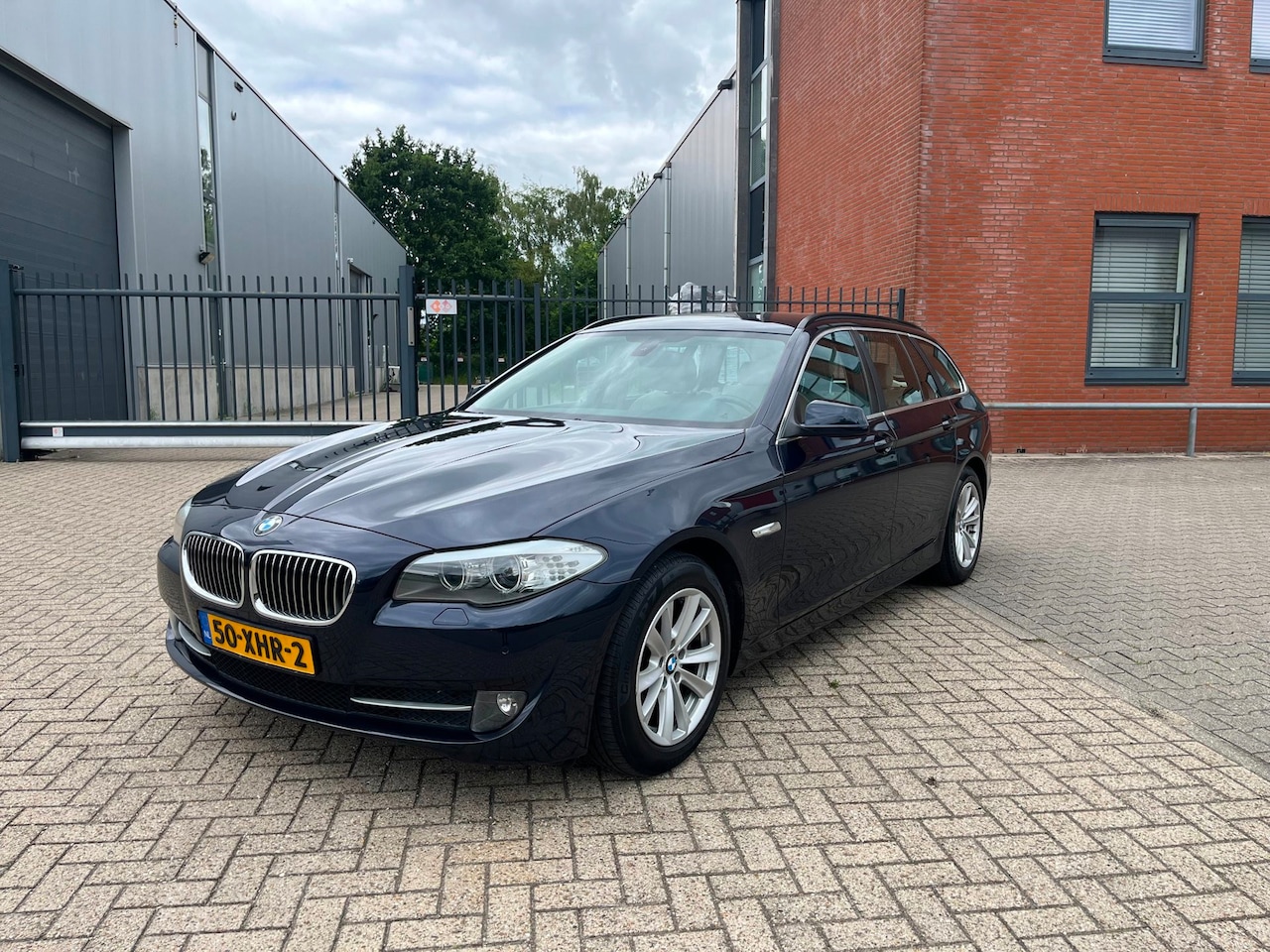 BMW 5-serie Touring - 523i High Executive Automaat - AutoWereld.nl