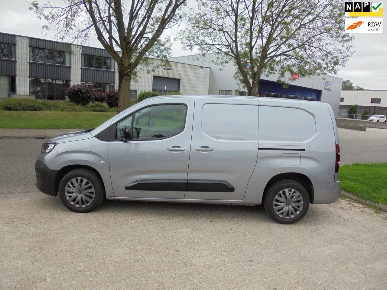 Peugeot Partner - 1.5 BlueHDi 100 S&S L2 komt binnen - AutoWereld.nl