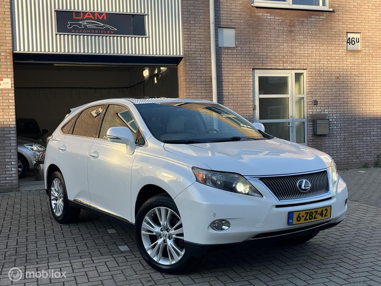 Lexus RX 450h - 4WD President LEDER, Panoramadak, Dealer onderhouden! Fijne auto met 18" LMV met All Seaso - AutoWereld.nl