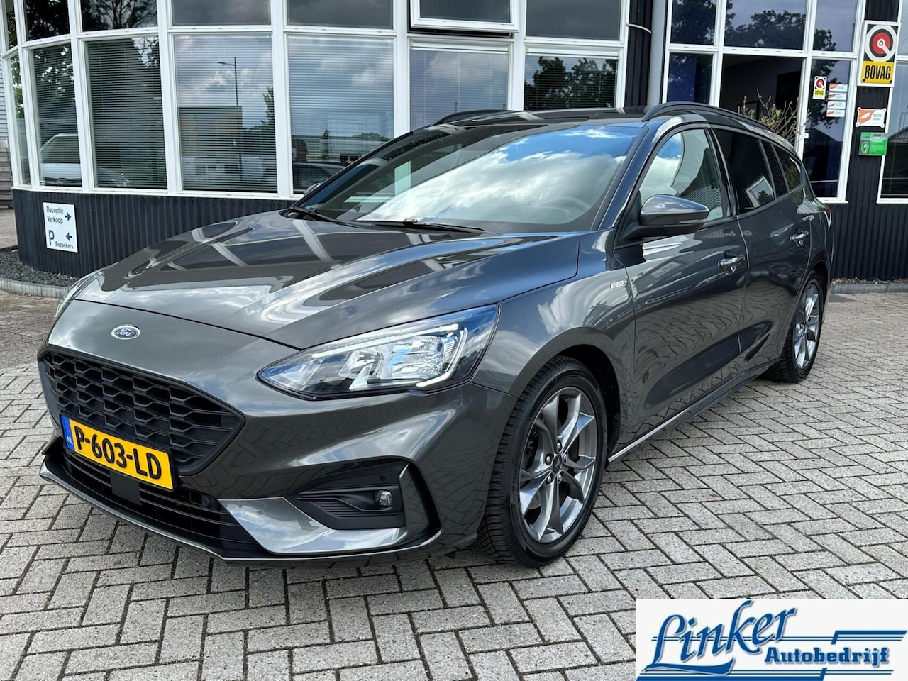 Ford Focus Wagon - 1.0 EcoBoost Hybrid ST Line Business - NL-AUTO LMV CAMERA - AutoWereld.nl