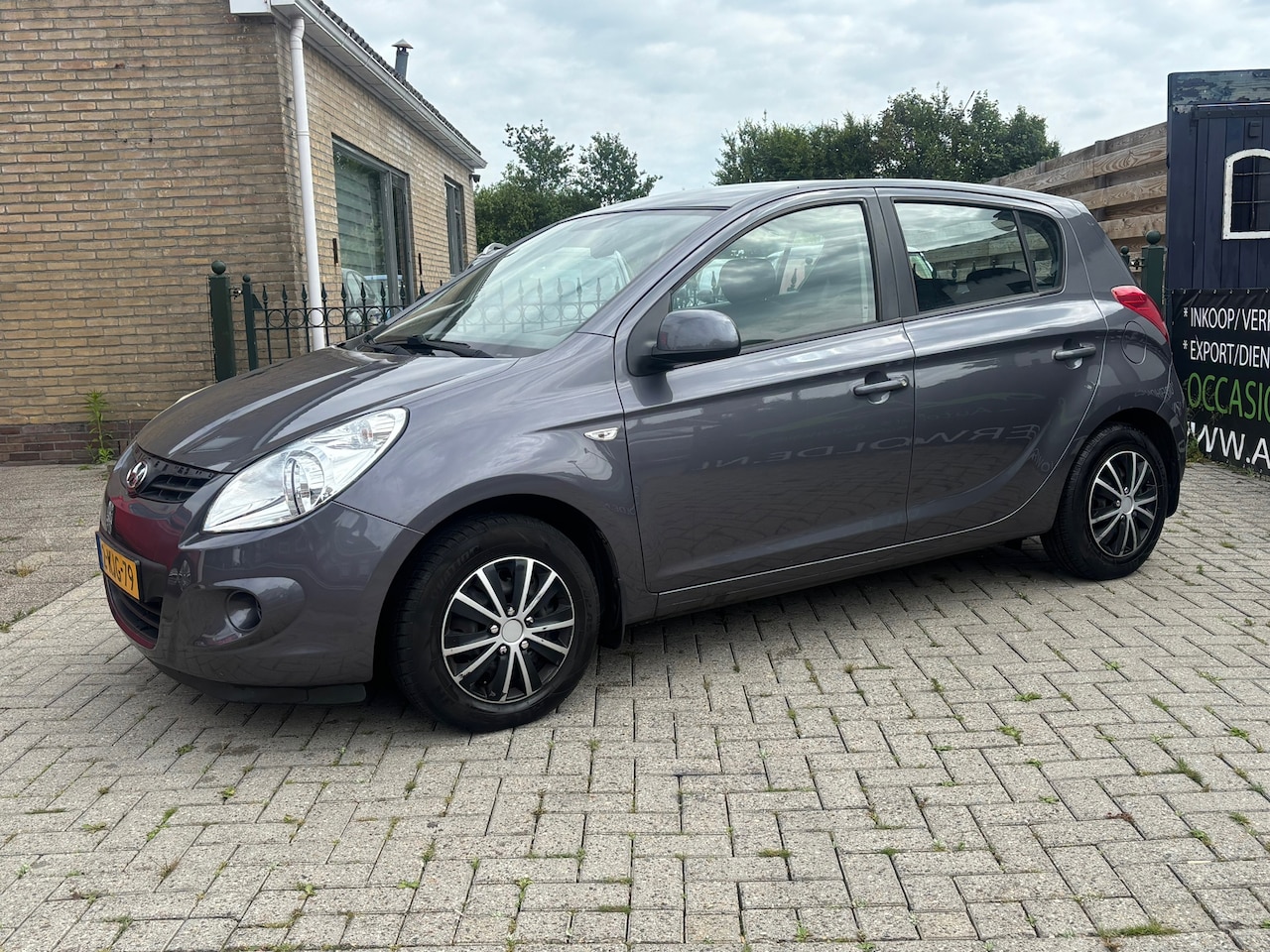 Hyundai i20 - 1.2i i-Drive |nieuwe apk | nieuwe koppeling |airco | 5drs | kijk fotos ! - AutoWereld.nl