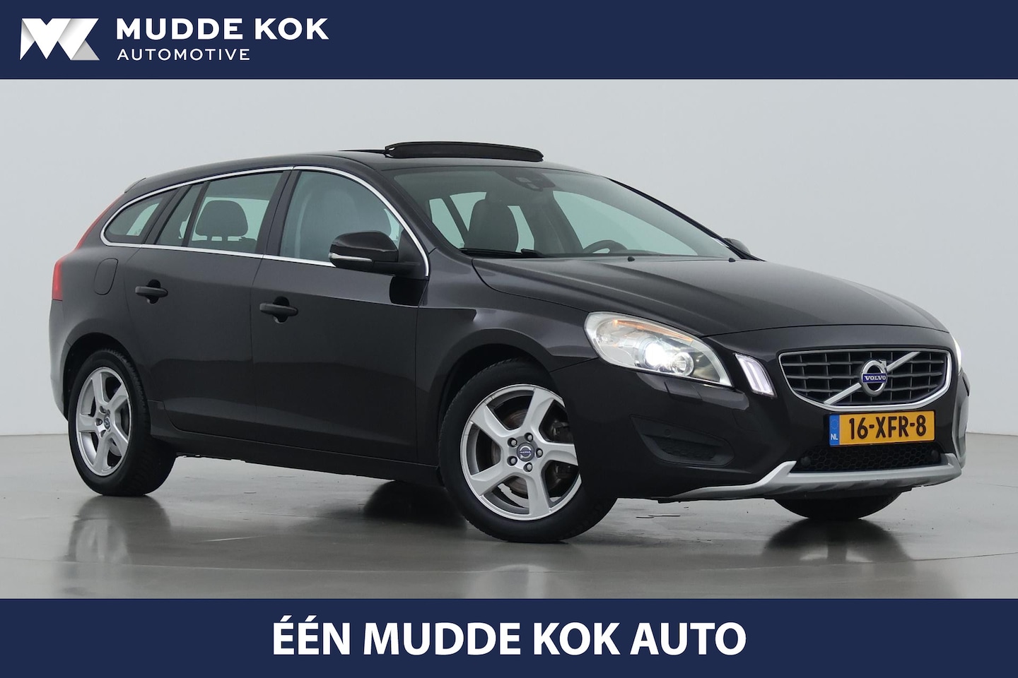 Volvo V60 - 1.6 T3 Momentum | Bi-Xenon | Panoramadak | Leder | Stoelverwarming | PDC V+A - AutoWereld.nl