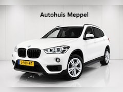 BMW X1 - sDrive20i Advantage*Trekhaak*LED+*PDC*Sportstoelen*Navigatie