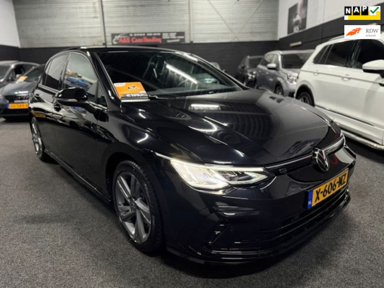 Volkswagen Golf - 1.5 eTSI R-Line 1.5 eTSI R-Line - AutoWereld.nl