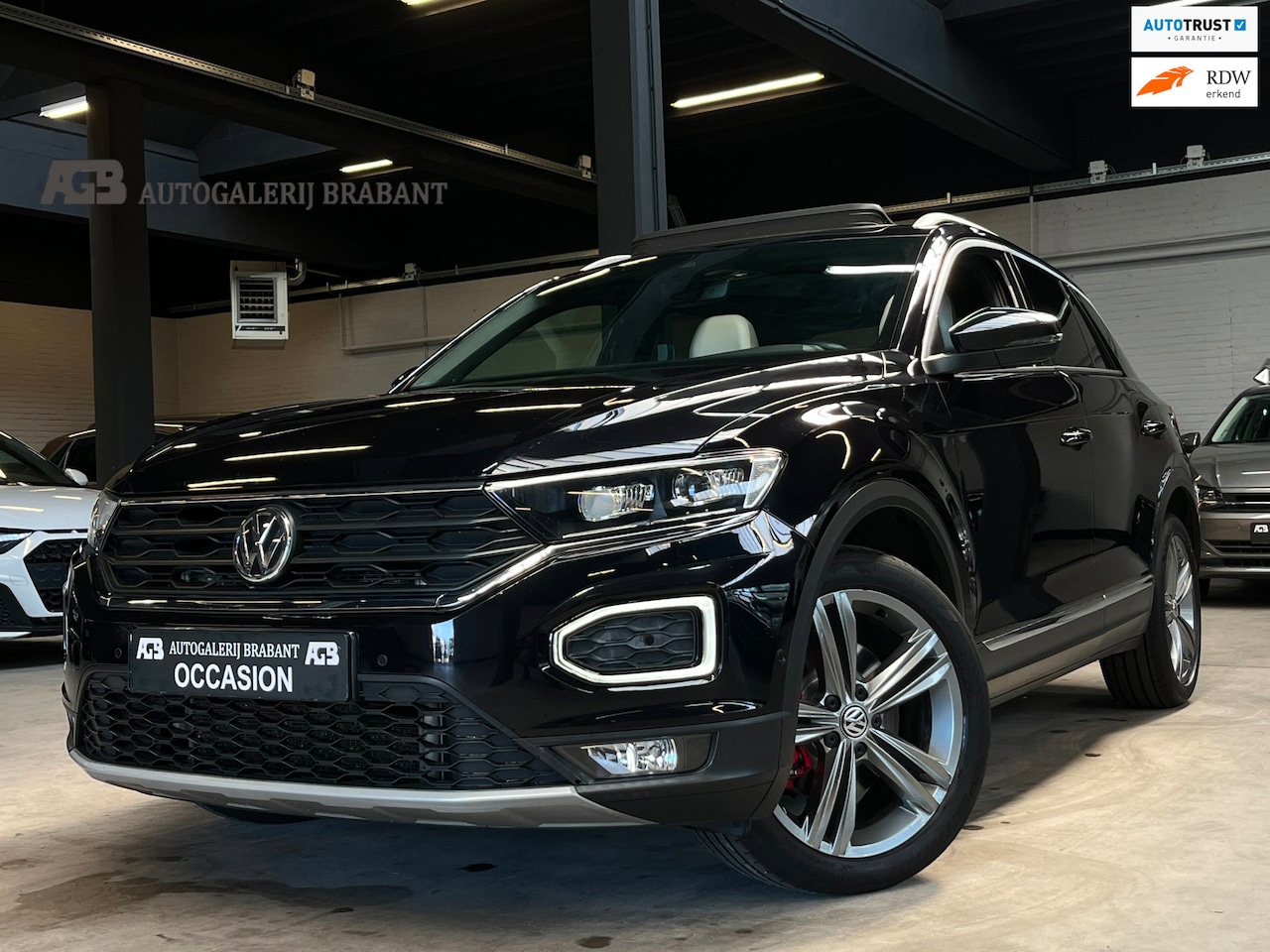 Volkswagen T-Roc - 2.0 TSI 4Motion Sport Pano/Carplay/ACC/Stuurverw - AutoWereld.nl