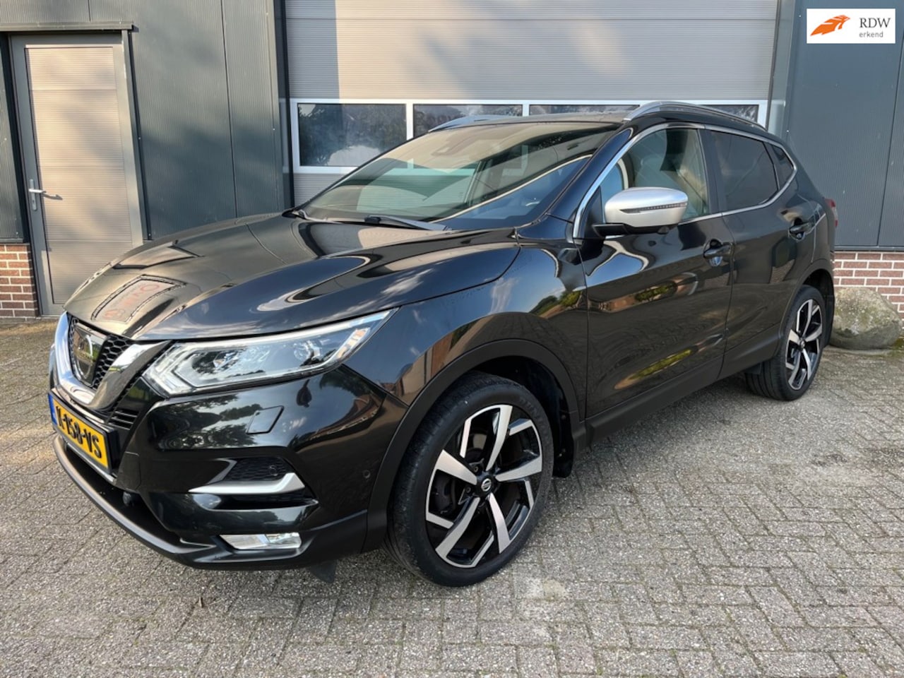 Nissan Qashqai - 1.2 Acenta-Leder-Pano-360-LED! - AutoWereld.nl
