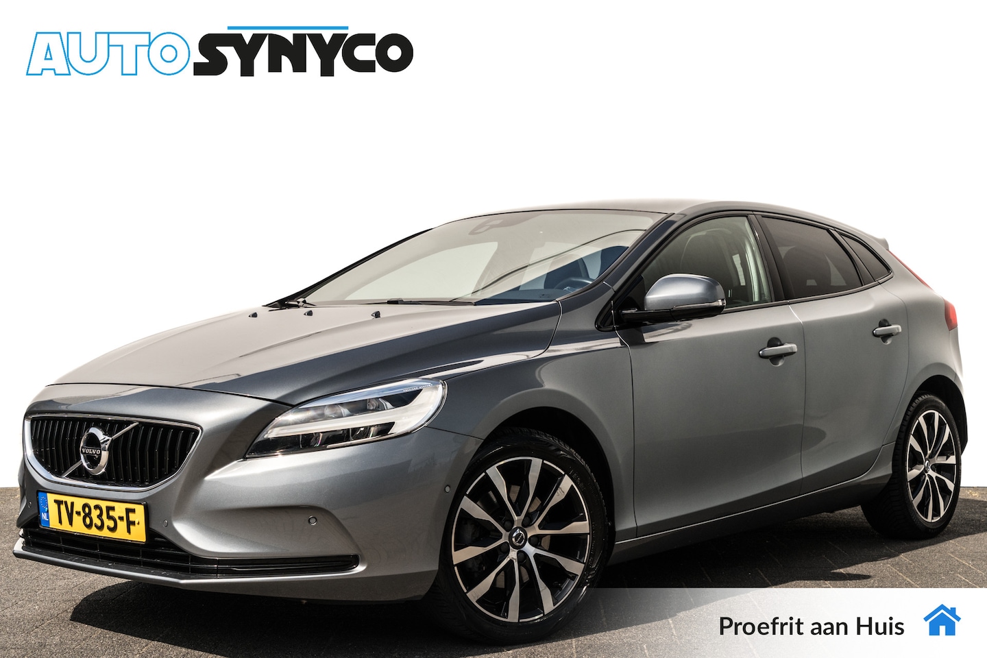 Volvo V40 - 2.0 T3 Dynamic Edition | Panoramadak | Volvo on Call | Harman Kardon | Standkachel | Trekh - AutoWereld.nl