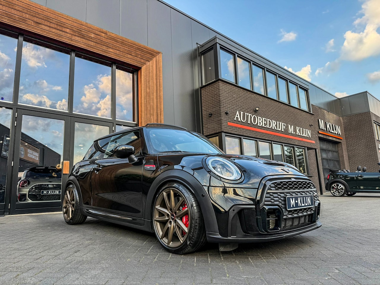 MINI 3-Deurs - 2.0 John Cooper Works JCW Pack F1 aut 231pk Blackline/Pano/Camera/Hk/Vol/Uniek - AutoWereld.nl