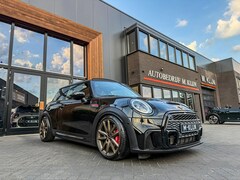 MINI 3-Deurs - 2.0 John Cooper Works JCW Pack F1 aut 231pk Blackline/Pano/Camera/Hk/Vol/Uniek